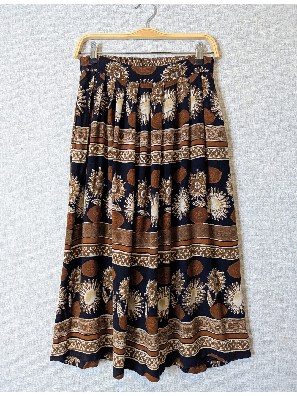 Vintage 90s floral sunburst pleated midi skirt